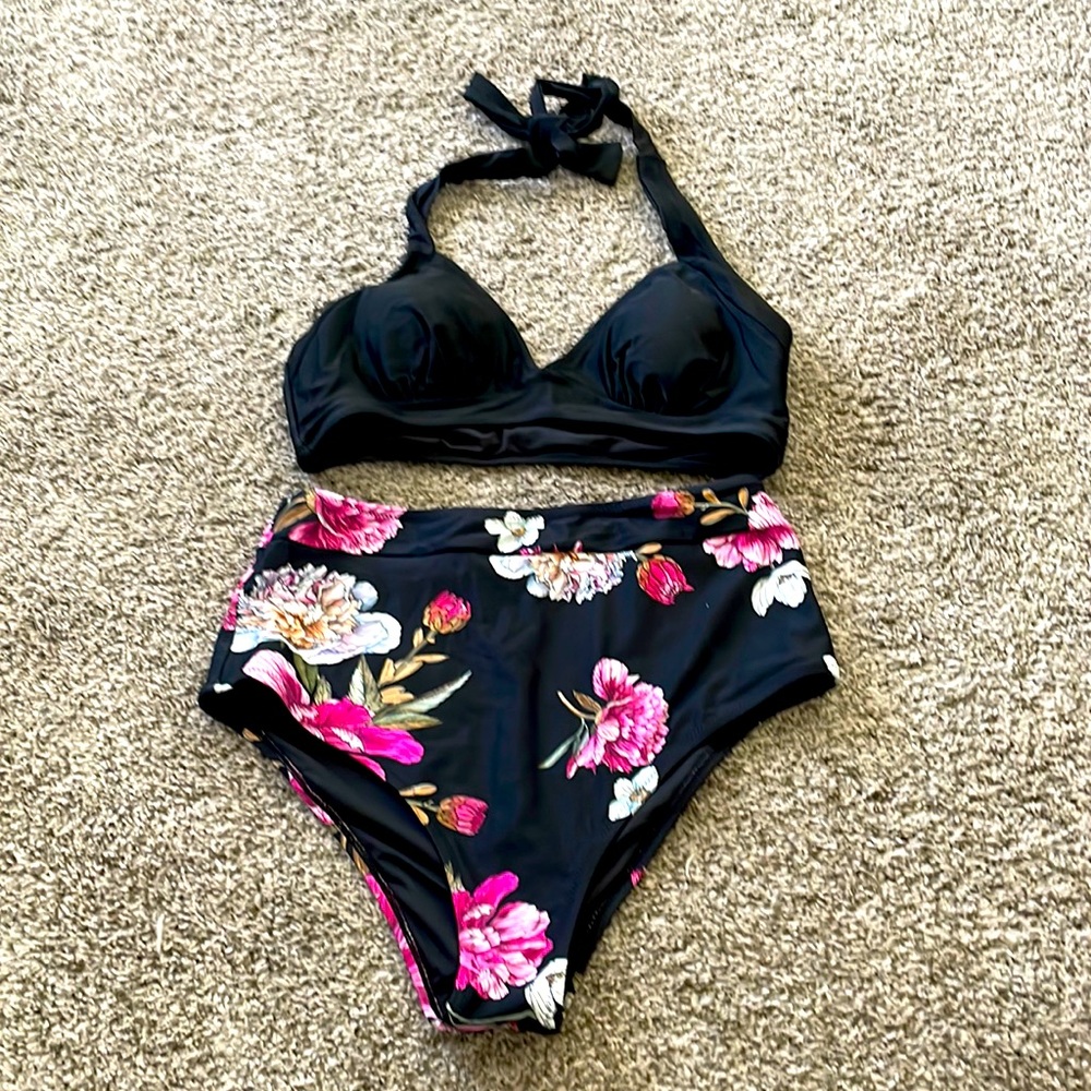Floral Bikini Size L